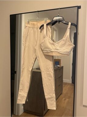 ALO Yoga Cream High-Waist Leggings with Matching Sports Bra Set